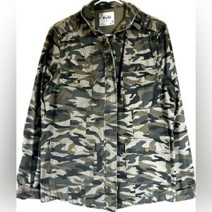 Mudd Utility Camouflage Jacket. New without tags. Women’s size XL.